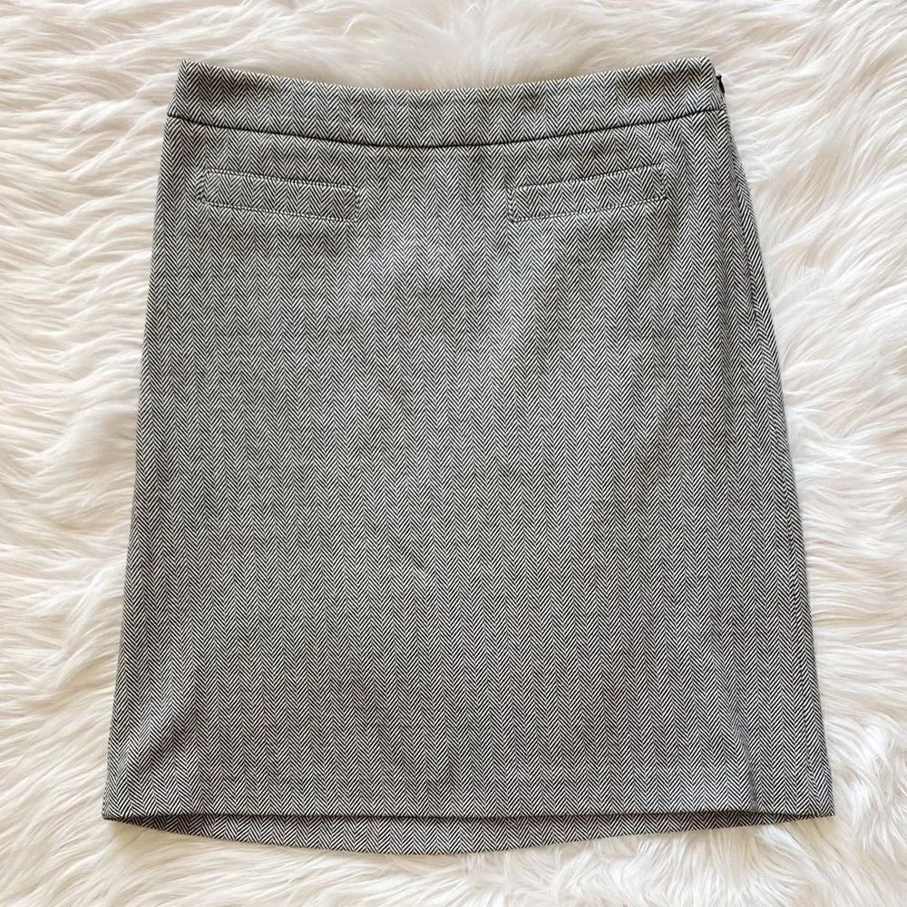 Talbots Herringbone Pencil Skirt Light Grey Size 4 Petite